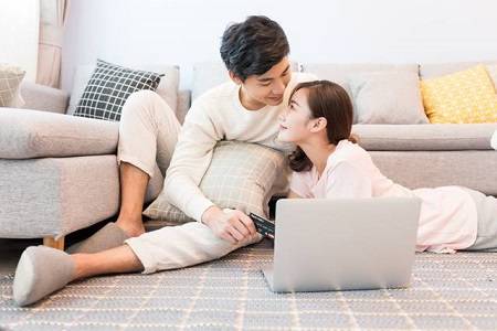 亲戚帮男友介绍了份工作,却引发我们的感情矛盾