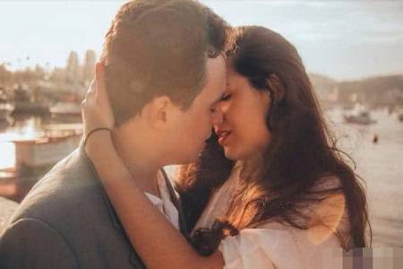 与丈夫长期处于分隔两地的状态,内心非常孤寂