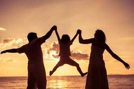 时不待我，只争朝夕，别等到亲情失去了方来悔恨