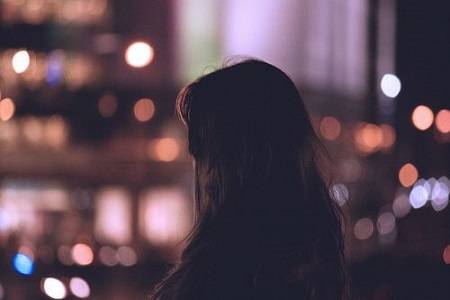 时不待我，只争朝夕，别等到亲情失去了方来悔恨