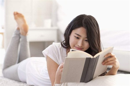 1553654724257151.jpg 1女生沉溺在失败的感情中,不如通过这些改变自己.jpg