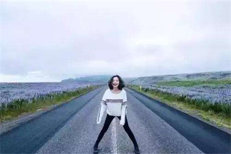 1553654745501944.jpg 3女生沉溺在失败的感情中,不如通过这些改变自己.jpg