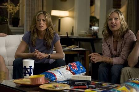 朋友邀请我参加她和前任的婚礼,我该去吗?