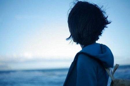 因为嗓音与众不同,而被嘲笑孤立