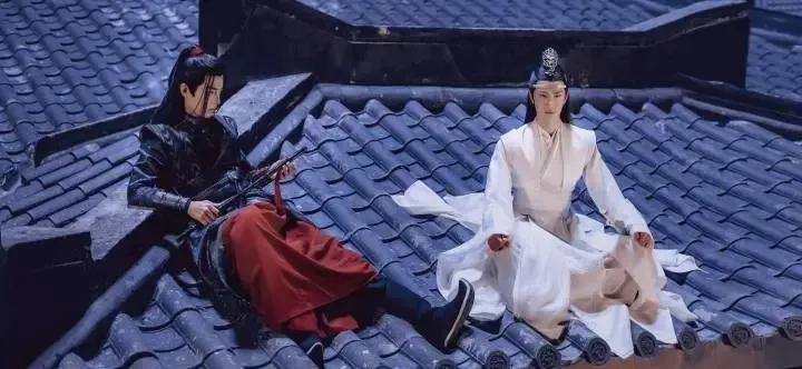​肖战和王一博在影视剧《陈情令》中的关系很好，实际关系如何……