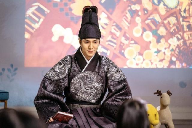 李敏镐最新影视作品（李敏镐新剧首播大爆收视夺冠）(2)