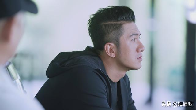 李成儒年轻时候拍的电视剧（曾凭追光吧获好评）(11)