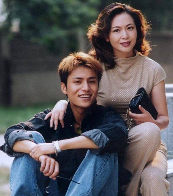 87版红楼梦全部演员表（四大名著红楼梦12金钗演员演员表介绍）