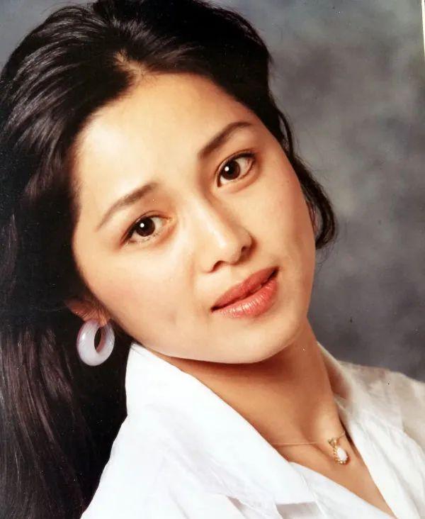 87版红楼梦全部演员表（四大名著红楼梦12金钗演员演员表介绍）
