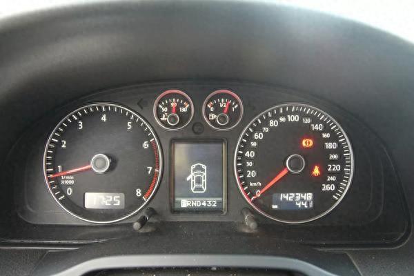 二手大众帕萨特领驭，新手用来练手很不错，车主说8万入手很划算