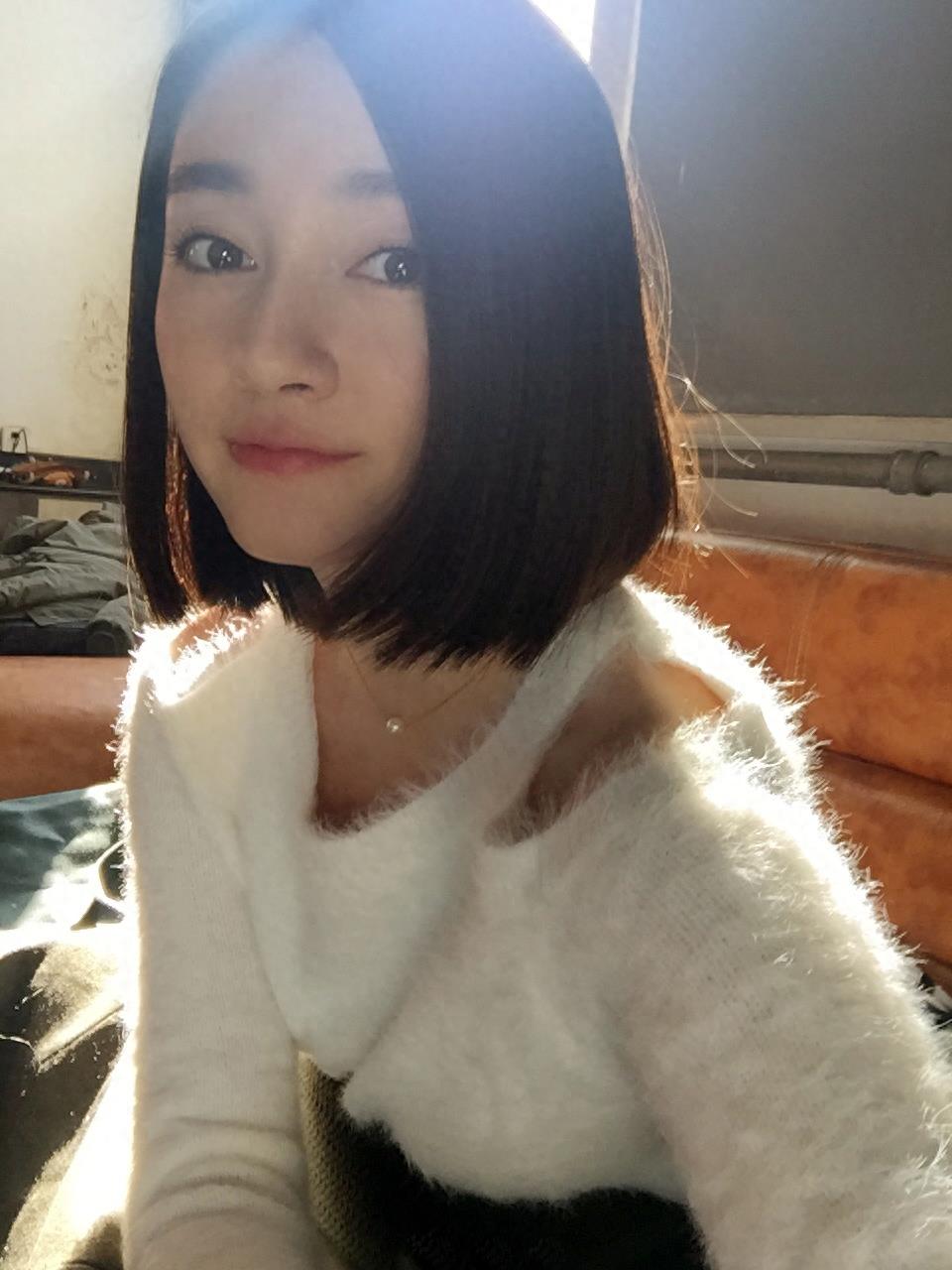 徐晓璐外形清纯靓丽，《一起同过窗》中本色出演，做事果断