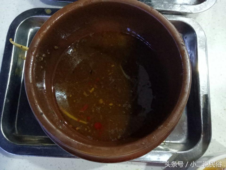 瓦罐面谁吃过?农村姑娘一人开瓦罐面店,生意好回头客多