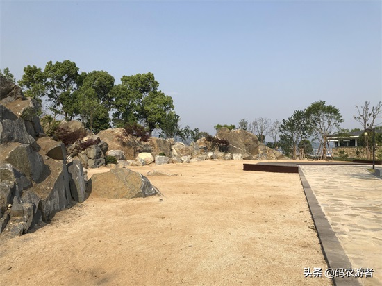 湖北秭归百姓休闲有了新去处——望江公园