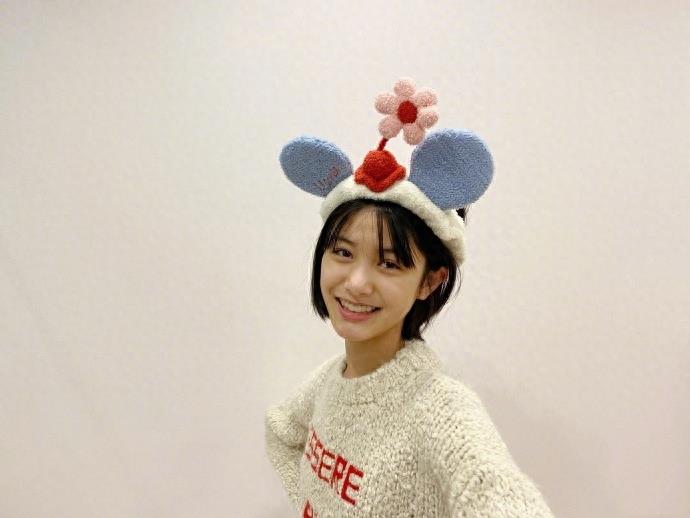 双马尾女孩张籽沐剪短发了,另一种风格,你喜欢长发还是短发的她