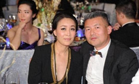 那英50岁富豪老公孟桐近照曝光，背景神秘身家巨富却低调无比！