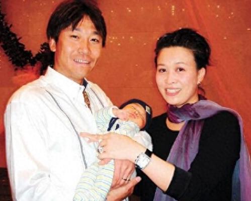 那英50岁富豪老公孟桐近照曝光，背景神秘身家巨富却低调无比！