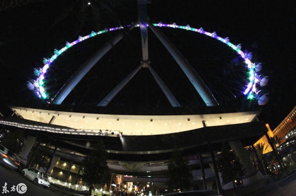 世界最大的摩天轮，高167.64米，有28个座舱，每个座舱可容纳40人