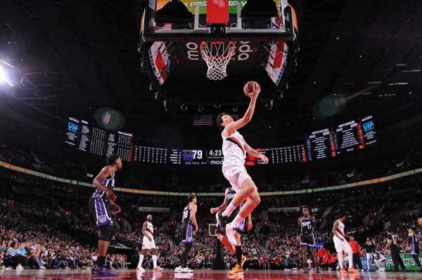 NBA主场首秀 队友夸杨瀚森不一般