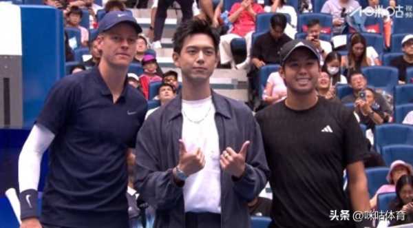 “摄影师”李现去了中网男单决赛