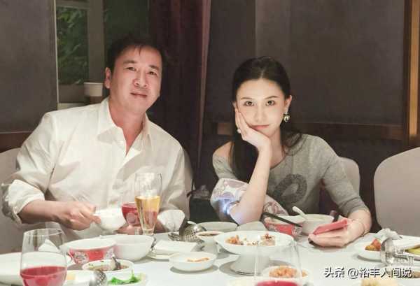 杨钰莹不战而胜!楚铃评论区沦陷,曝赖文峰还有个20岁的儿子