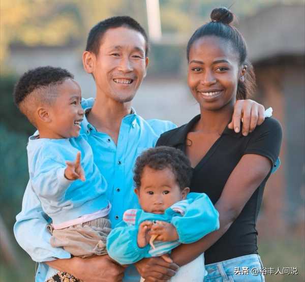 网红菲利丝“消失”两个月惹争议!曝其在非洲再嫁