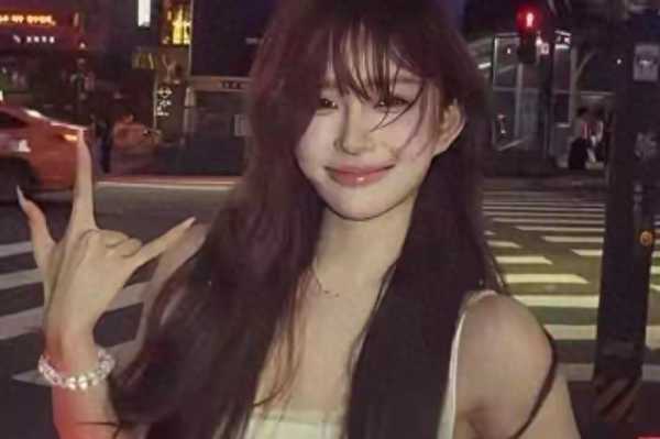 网红小鱼丸子以假换真偷朋友包包首饰600万