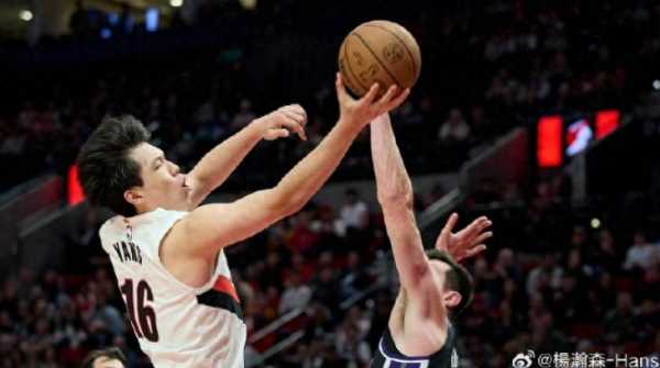 杨瀚森单节14分大爆发后发文感谢教练和队友