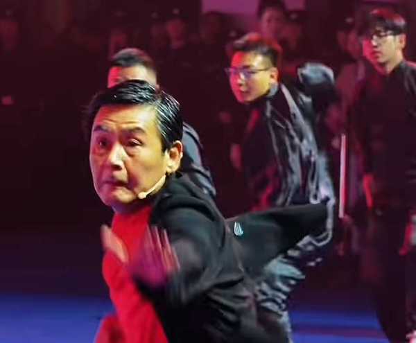 赵长军(65岁)就是比李连杰(62岁)棒