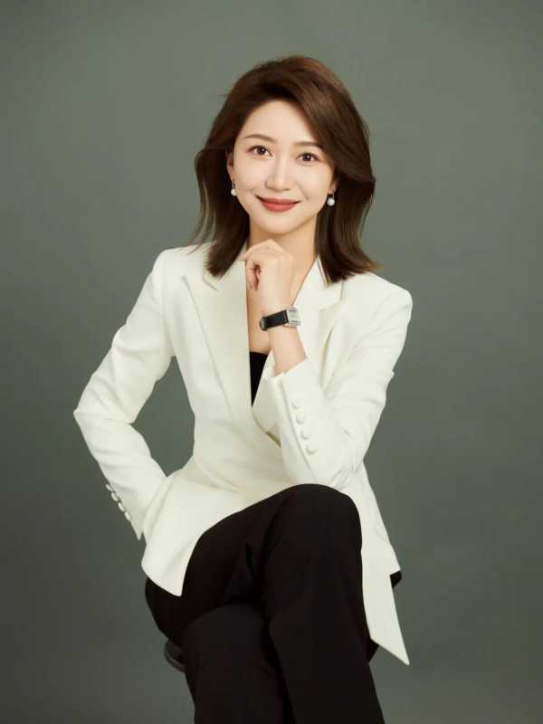 央视主持人上新!三位新人一出场就惊艳全场